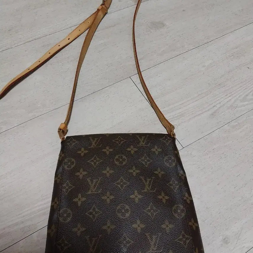 [BUNJANG] Louis Vuitton Monogram Shoulder Bag / 루이비통 모노그램 숄더백