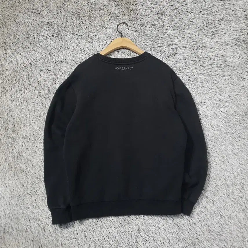 [BUNJANG] Discovery Expedition Black Sweatshirt / 디스커버리 블랙 맨투맨 티셔츠 2200025
