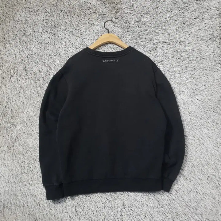 [BUNJANG] Discovery Expedition Black Sweatshirt / 디스커버리 블랙 맨투맨 티셔츠 2200025
