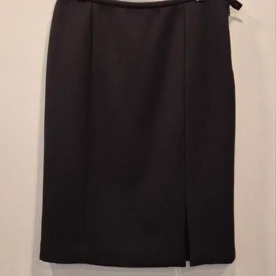 [BUNJANG] Giorgio Armani Collezioni Black Skirt Size 42 / 아르마니꼴레지오니  42 스커트