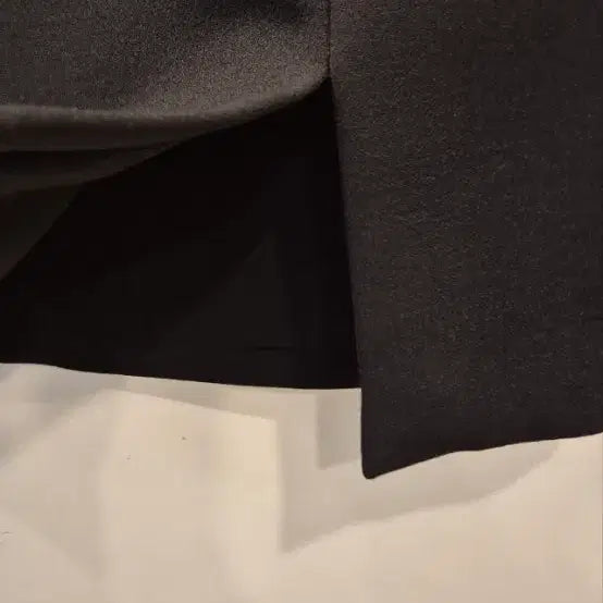 [BUNJANG] Giorgio Armani Collezioni Black Skirt Size 42 / 아르마니꼴레지오니  42 스커트