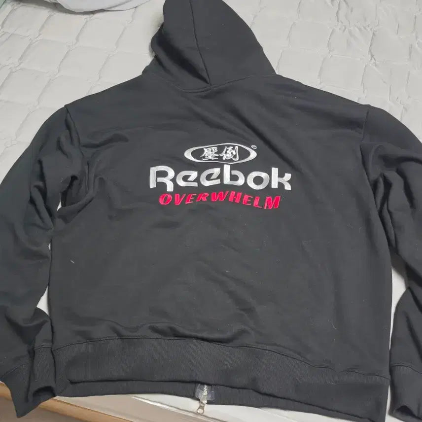 [BUNJANG] Reebok Overwhelm Black Hoodie Size 3 / 리복 검정색 OVERWHELM 후드집업 3Size