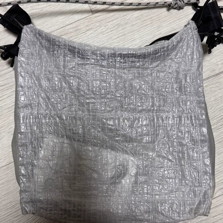 [BUNJANG] And Wander Dyneema Sacoche Bag / 앤드원더 다이니마 사코슈 백