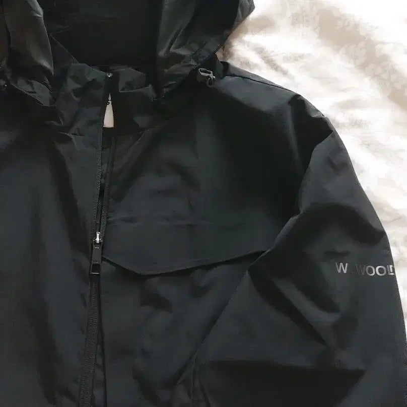 [BUNJANG] Westwood Color-Block Hooded Windbreaker Jacket / 웨스트우드 배색 후드 바람막이 자켓 100