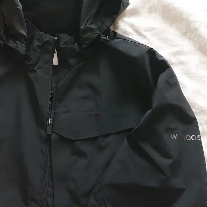 [BUNJANG] Westwood Color-Block Hooded Windbreaker Jacket / 웨스트우드 배색 후드 바람막이 자켓 100