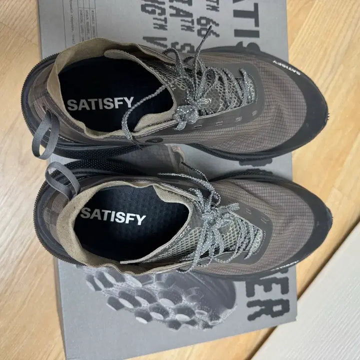 [BUNJANG] Satisfy The Locker Falcon US 10 (280mm) / 새티스파이 더 라커 팔콘 us10 280