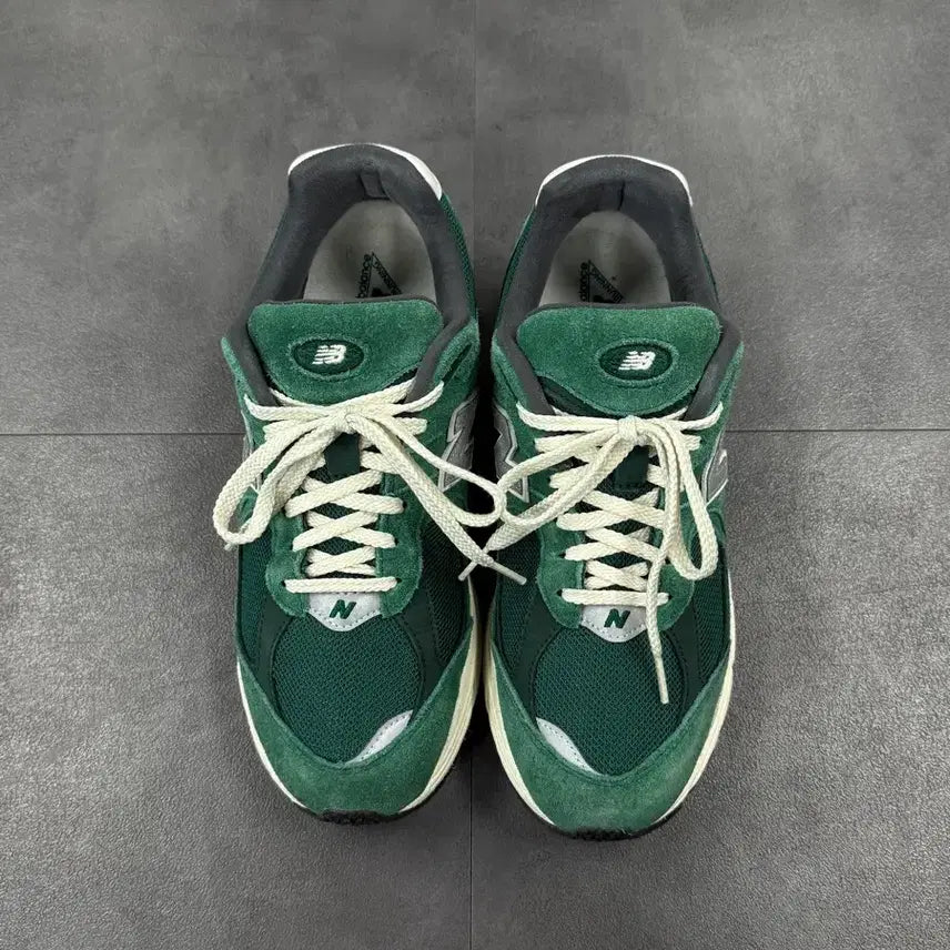 [BUNJANG] New Balance 2002R Nightwatch Green Sneakers / 뉴발란스 2002r 나이트워치 그린 270