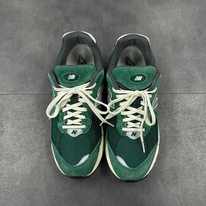 [BUNJANG] New Balance 2002R Nightwatch Green Sneakers / 뉴발란스 2002r 나이트워치 그린 270