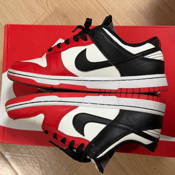 [BUNJANG] Nike Dunk Low Retro EMB Black and Chili Red / 나이키 덩크 로우