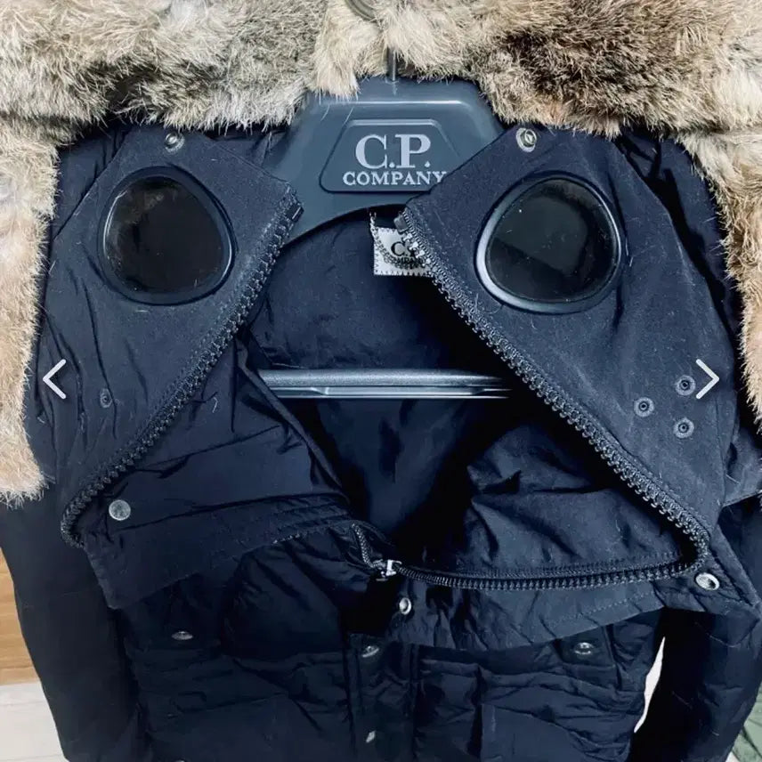 [BUNJANG] C.P. Company Mille Miglia Norgi Hooded Down Puffer Jacket with Detachable Racoon Fur Trim / [CP 컴퍼니] 정품 밀레밀리아 노르지 후드 라쿤털 탈부착 다운점퍼 L