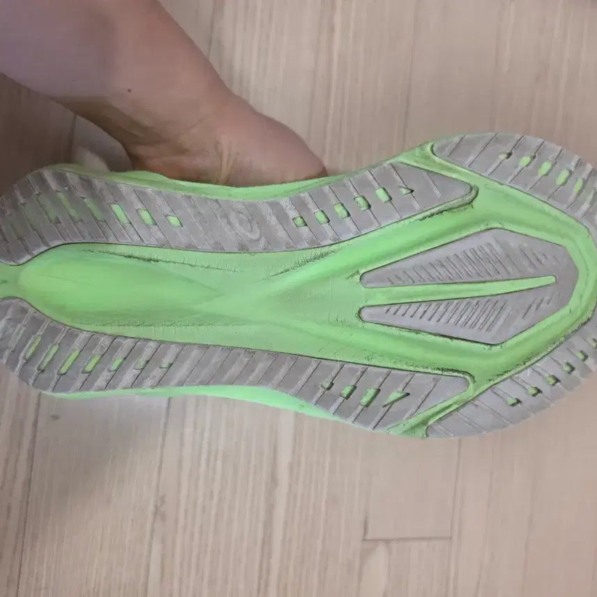 [BUNJANG] ASICS NovaBlast 5 Running Shoes (270mm) / 노바블라스트5 270mm 판매 합니다
