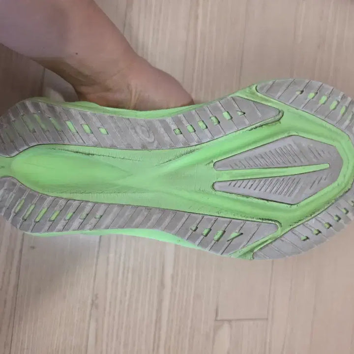 [BUNJANG] ASICS NovaBlast 5 Running Shoes (270mm) / 노바블라스트5 270mm 판매 합니다