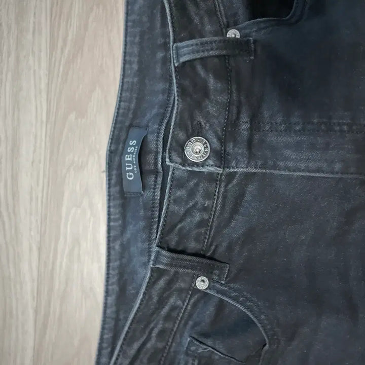 [BUNJANG] Guess Signature Logo Slim Fit Denim Jeans (Size 34) / [정품] Guess 게스 시그니처 로고 슬림핏 데님 (상태굿) 34