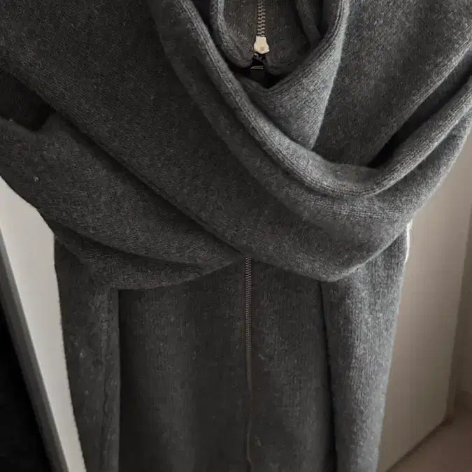 [BUNJANG] Matinkim Gray Knit Zip-Up / 마뗑킴 회색 니트 집업