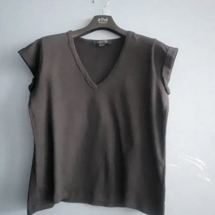 [BUNJANG] AllSaints V-Neck Short Sleeve T-Shirt Black / 올세인츠 브이넥 반팔 티셔츠 블랙
