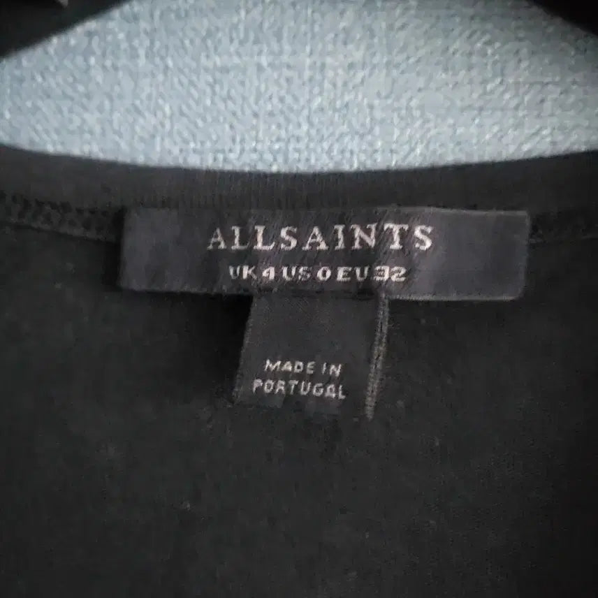 [BUNJANG] AllSaints V-Neck Short Sleeve T-Shirt Black / 올세인츠 브이넥 반팔 티셔츠 블랙