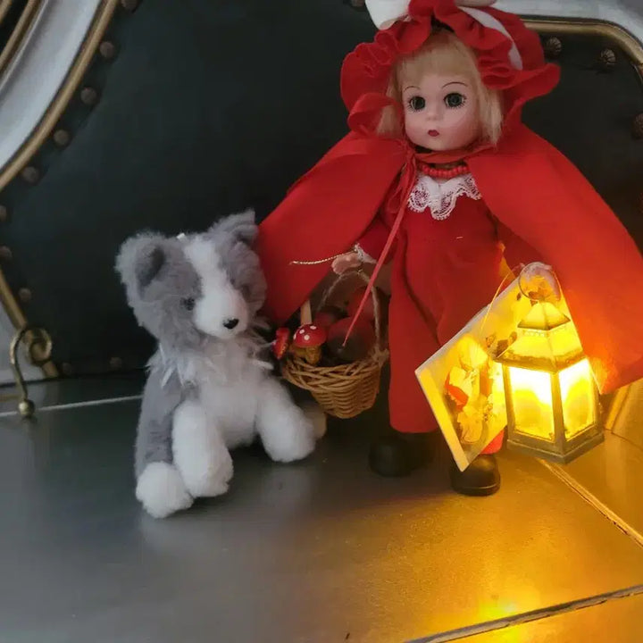 [BUNJANG] Madame Alexander Red Riding Hood Doll with Accessories / 마담알렉산더 빨간망토 소녀 인형 과 코디소품들