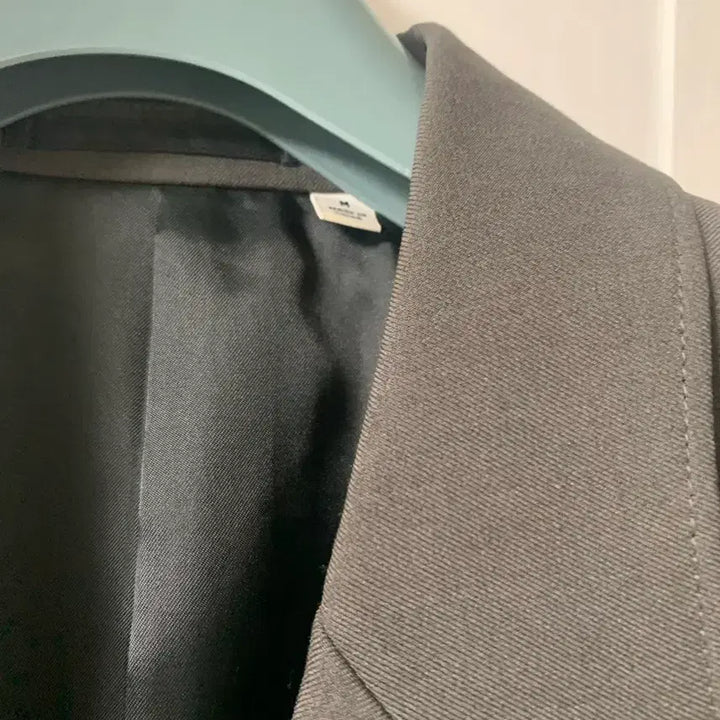[BUNJANG] Uniqlo U Regular Fit Tailored Jacket Dark Grey M / 유니클로u레귤러피트 테일러드자켓 다크그레이m판매