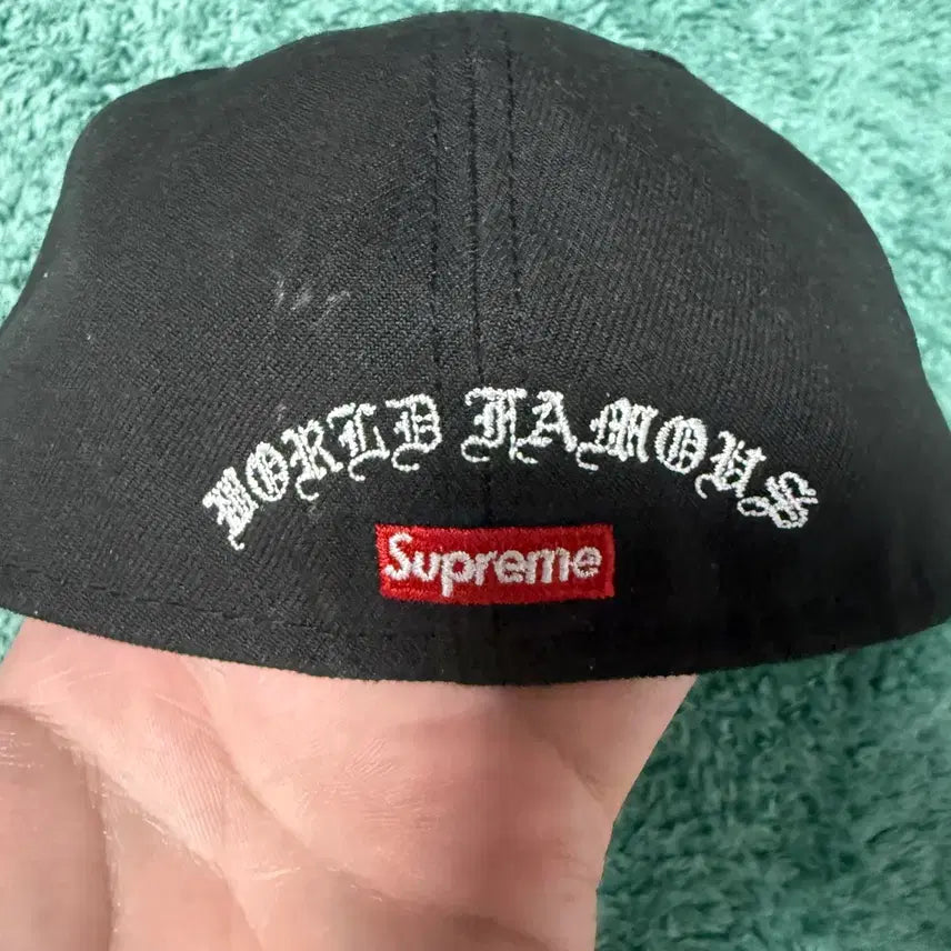 [BUNJANG] Supreme Gold Cross S Logo New Era Cap Black / 슈프림 골드 크로스 S 로고 뉴에라 블랙 - 24SS 734