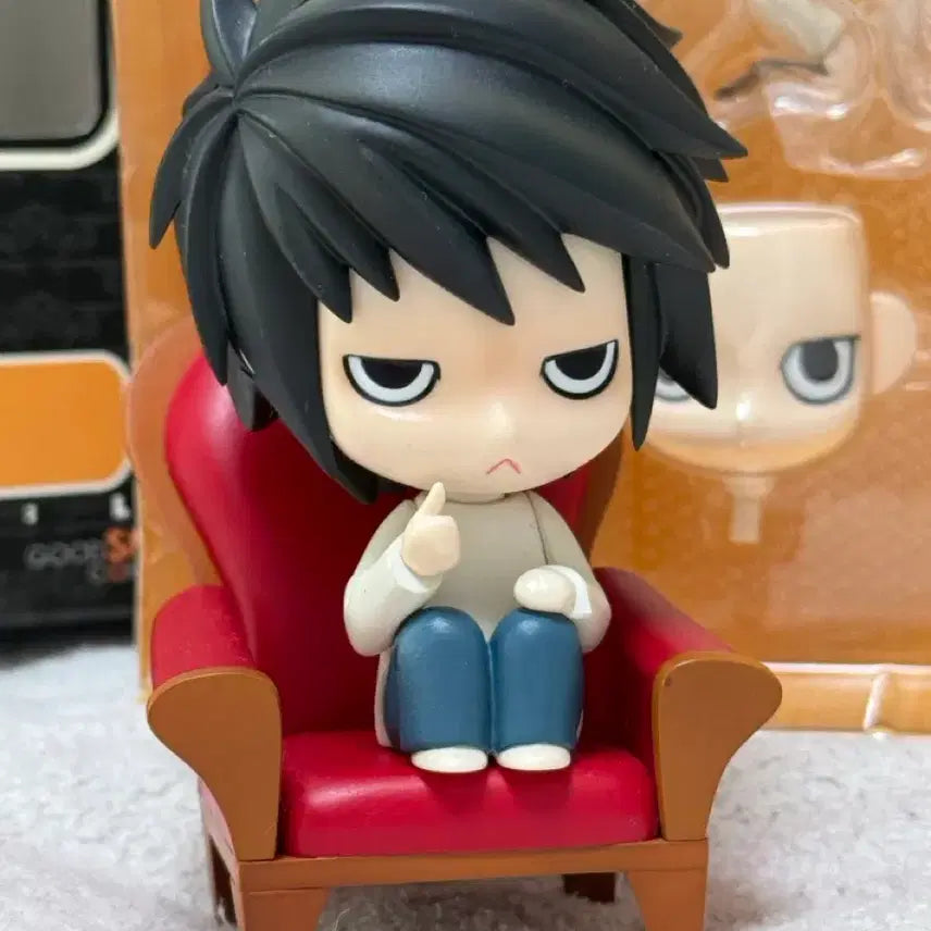 [BUNJANG] Nendoroid L Lawliet Death Note Figure (Partially Damaged) / 택포20 데스노트 구넨도 구넨드로이드 엘 로우라이트(일부 파손)
