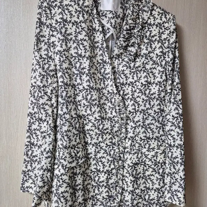 [BUNJANG] YCH Flower Pattern Frill Oversized Jacket M / ych 와이씨에이치  플라워 패턴 프릴 자켓 오버사이즈자켓 M