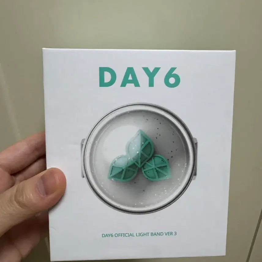 [BUNJANG] DAY6 OFFICIAL LIGHTSTICK VER.3 / 데이식스 마데워치3