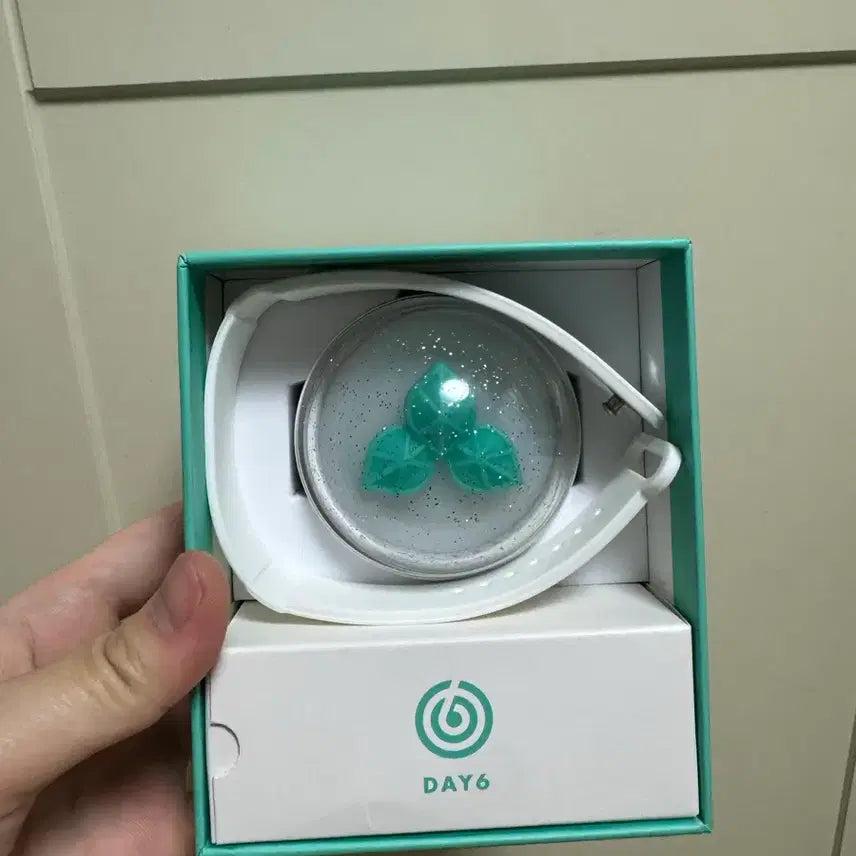 [BUNJANG] DAY6 OFFICIAL LIGHTSTICK VER.3 / 데이식스 마데워치3