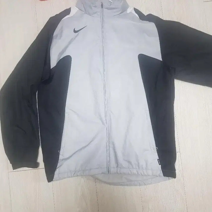 [BUNJANG] Nike Windbreaker, Adidas Track Top, Adidas Hoodies Bundle Set (Size L) / 져지, 후드집업 4벌 합한 금액 L사이즈