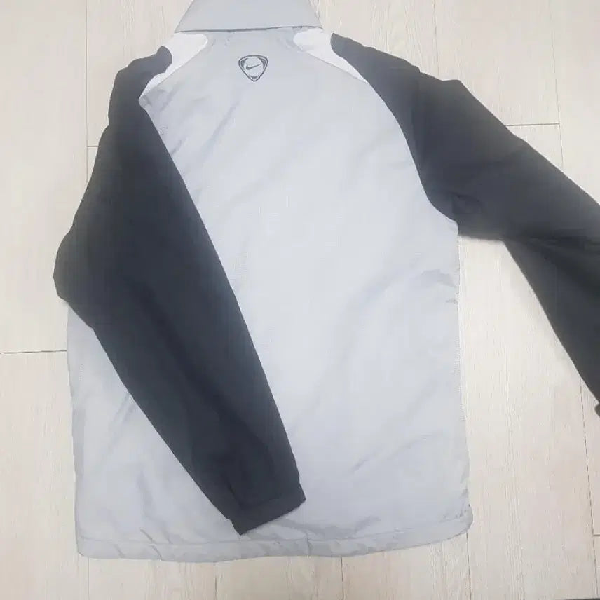 [BUNJANG] Nike Windbreaker, Adidas Track Top, Adidas Hoodies Bundle Set (Size L) / 져지, 후드집업 4벌 합한 금액 L사이즈