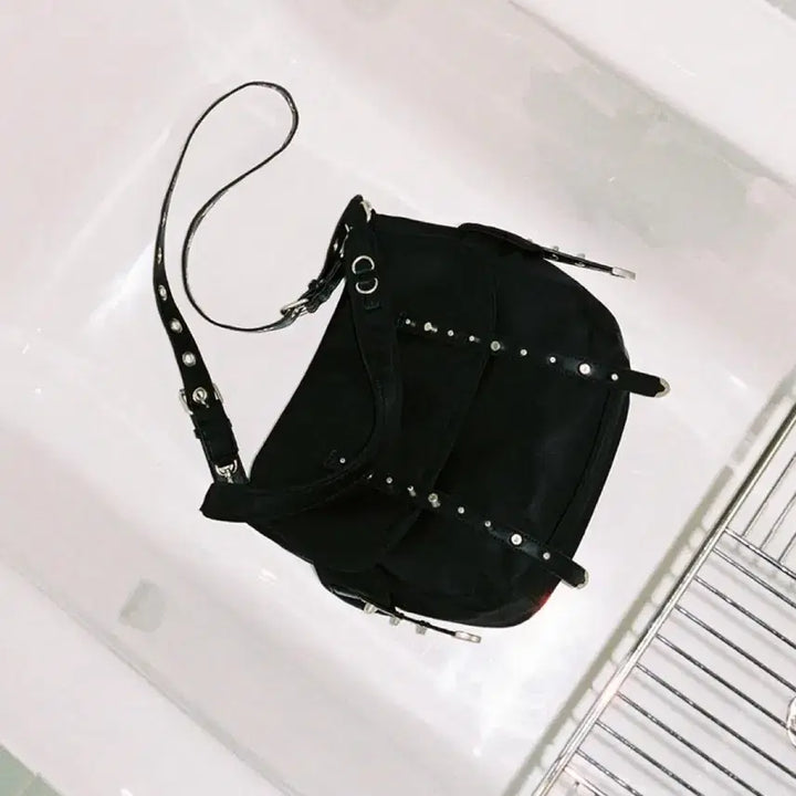 [BUNJANG] Neling Nylon Shoulder Crossbody Bag / 닐링 오전 11시 30분 숄더백 크로스백 가방
