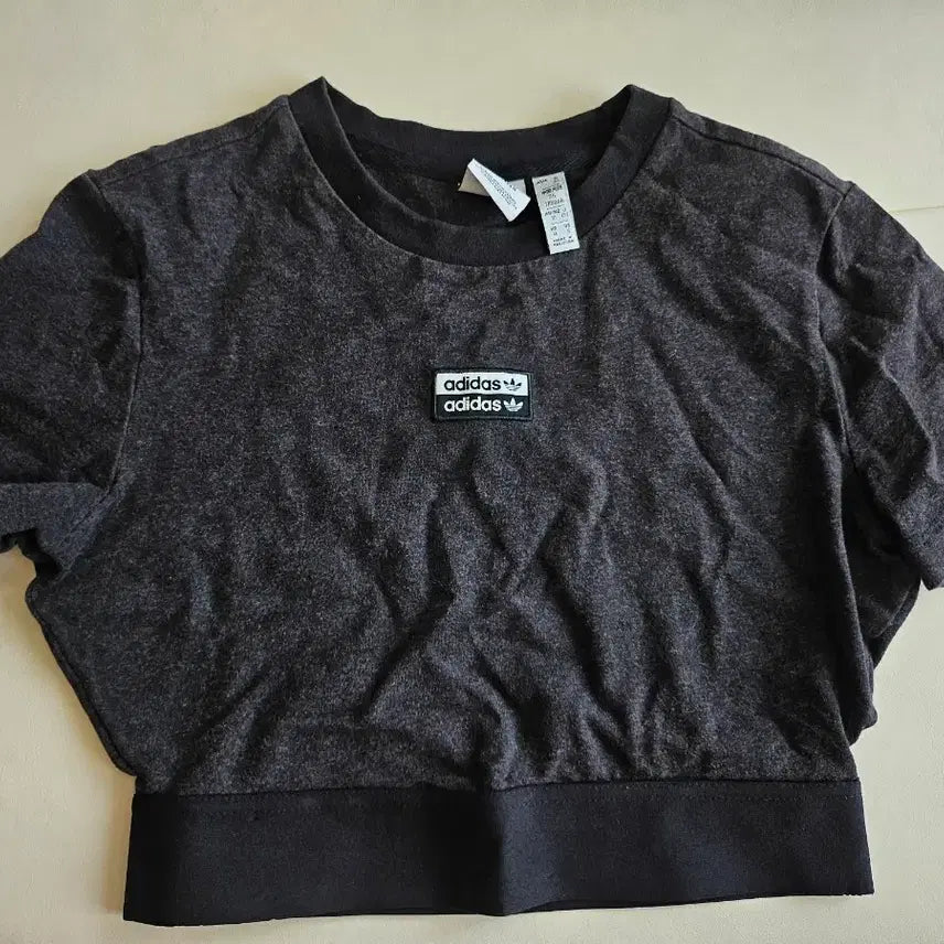 [SOLD OUT] 아디다스 반팔 크롭 티셔츠 블랙