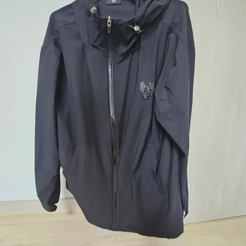 [BUNJANG] LifeWork Black Windbreaker Hoodie Zip-Up / 라이프워크 블랙 바람막이 후드집업