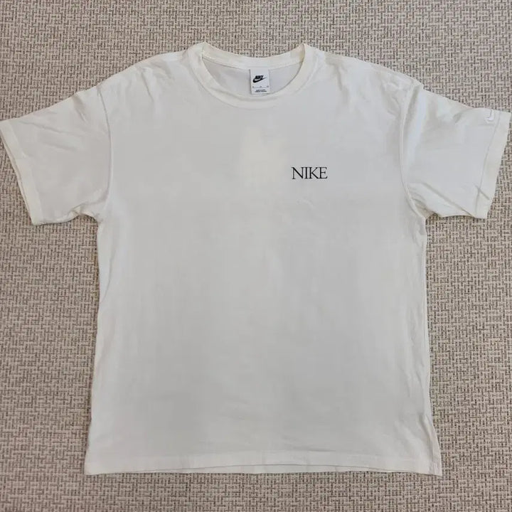 [BUNJANG] Nike Butterfly Graphic T-Shirt XL / 나이키 나비 그래픽 반팔티 XL