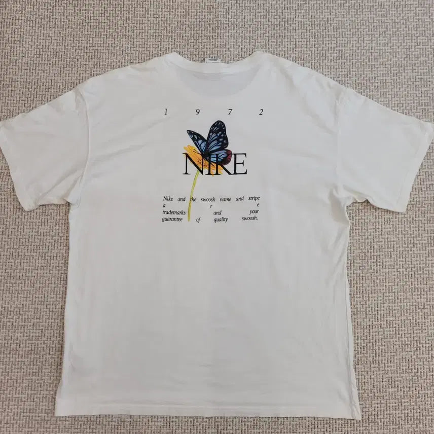 [BUNJANG] Nike Butterfly Graphic T-Shirt XL / 나이키 나비 그래픽 반팔티 XL