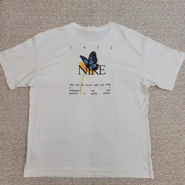 [BUNJANG] Nike Butterfly Graphic T-Shirt XL / 나이키 나비 그래픽 반팔티 XL
