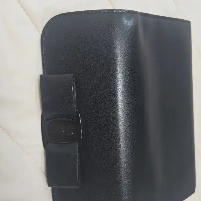 [BUNJANG] Salvatore Ferragamo Black Ribbon Detail Long Wallet / 페라가모 블랙 장지갑 리본 장식