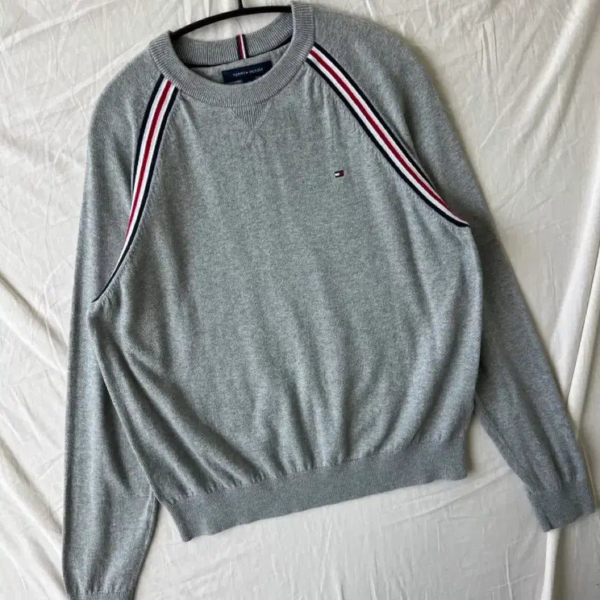 [BUNJANG] Tommy Hilfiger Embroidered Logo Knit Sweater / 타미힐피거 자수로고 니트