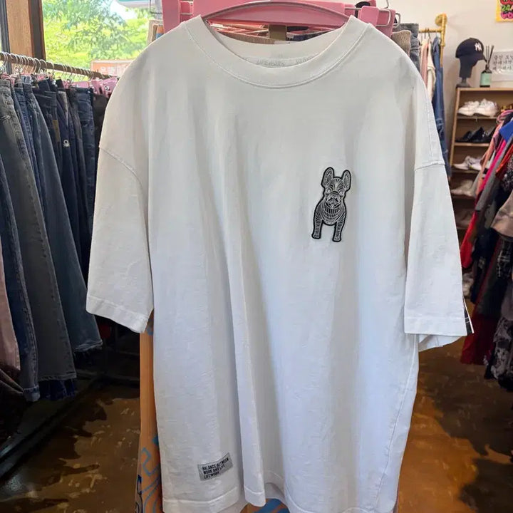 [BUNJANG] LIFEWORK Bulldog Embroidery Short Sleeve T-Shirt White / LIFEWORK 불독 자수 반팔 티셔츠 화이트