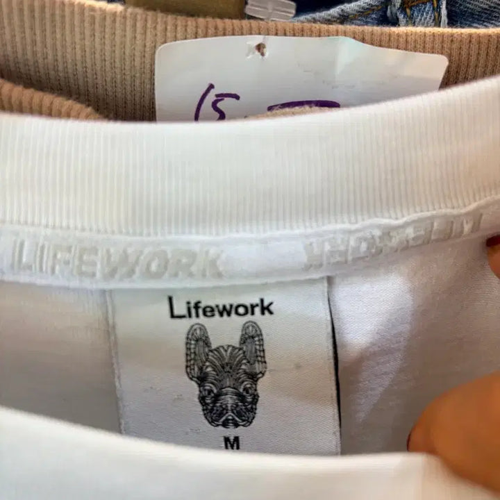 [BUNJANG] LIFEWORK Bulldog Embroidery Short Sleeve T-Shirt White / LIFEWORK 불독 자수 반팔 티셔츠 화이트