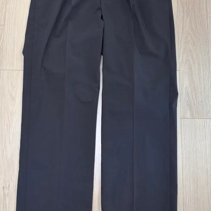 [BUNJANG] MUDIDI Wide Hidden Banding Slacks - Gray / 무탠다드 와이드 히든 밴딩 슬랙스 [그레이]