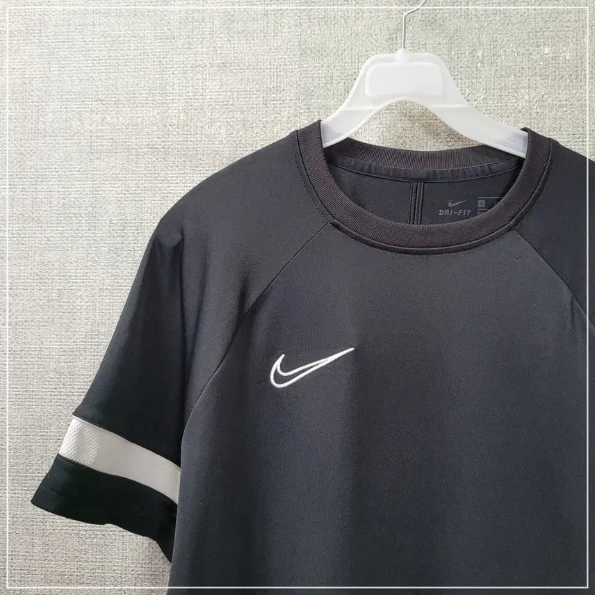 [BUNJANG] Nike Dri-FIT Black Short Sleeve T-Shirt Men&