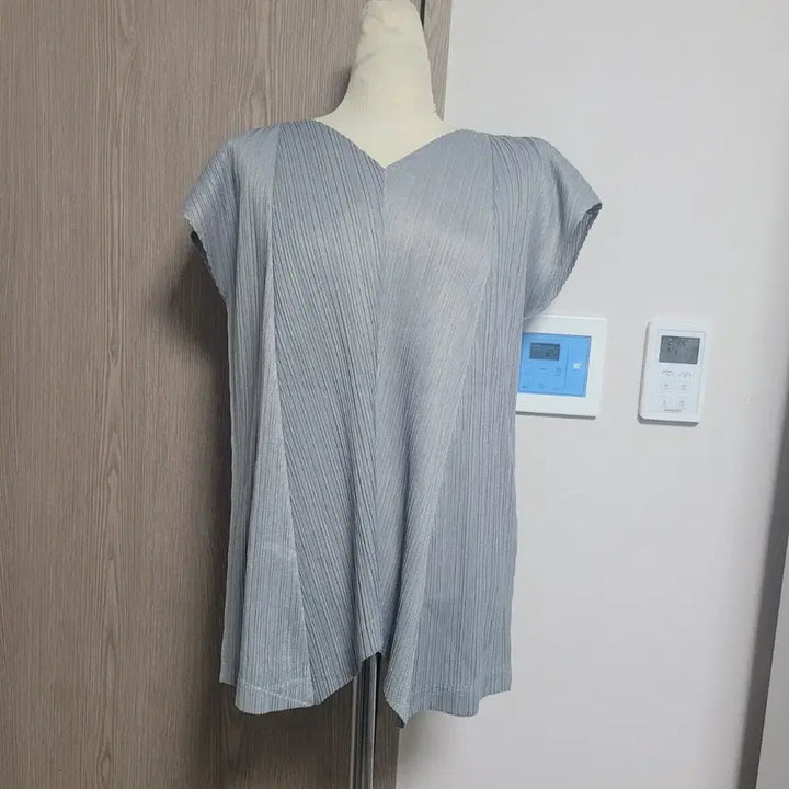 [BUNJANG] Kayesu Pleated Short Sleeve Blouse / Kayesu 플리츠 반팔 블라우스  FREE