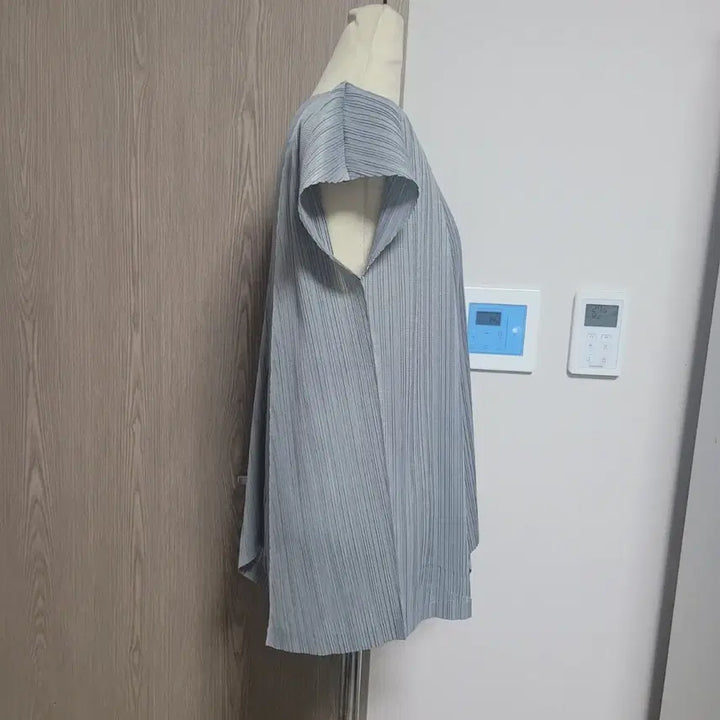 [BUNJANG] Kayesu Pleated Short Sleeve Blouse / Kayesu 플리츠 반팔 블라우스  FREE