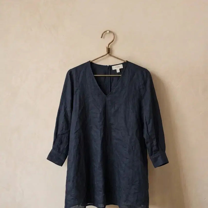 [BUNJANG] Navy Linen V-Neck Blouse / 고급스러운 네이비 린넨 V넥 블라우스