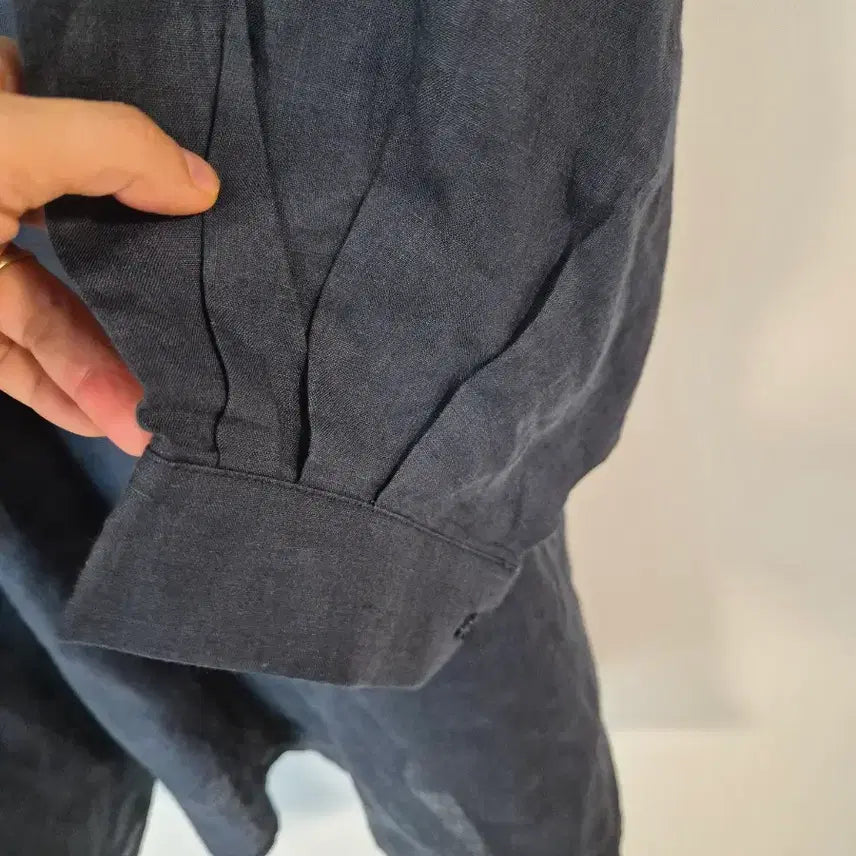 [BUNJANG] Navy Linen V-Neck Blouse / 고급스러운 네이비 린넨 V넥 블라우스