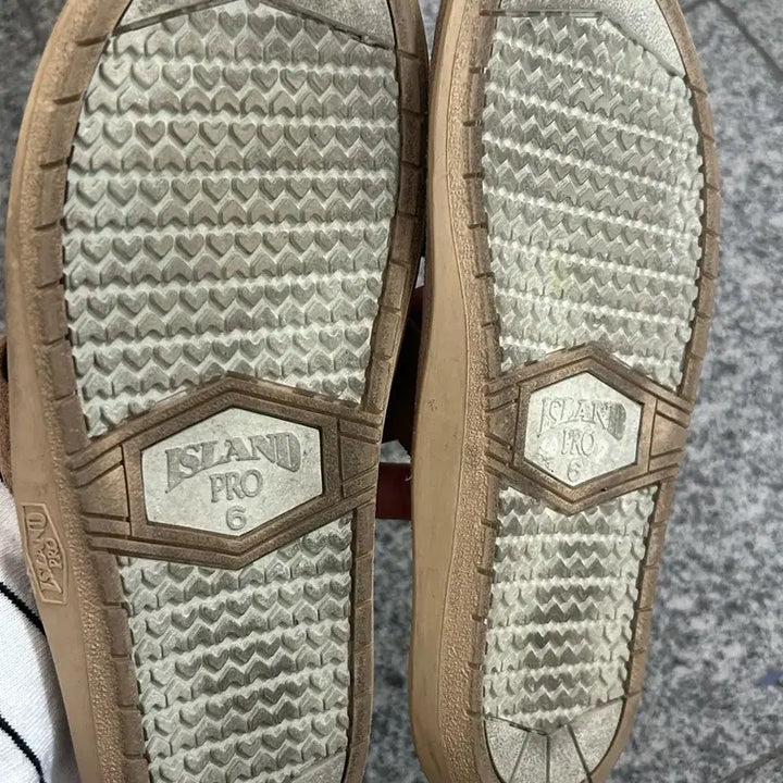[BUNJANG] Island Slipper Brown Suede Sandals Size 6 (US Women&