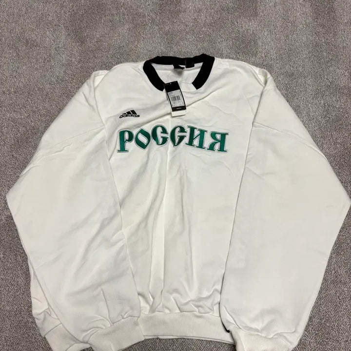 [BUNJANG] Gosha Rubchinskiy x Adidas Oversized Sweatshirt White XL / 고샤 루브친스키 x 아디다스 오버핏 맨투맨 화이트 XL