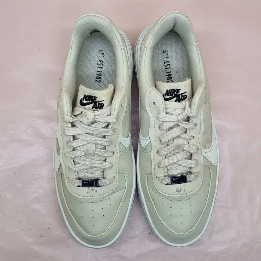 [BUNJANG] Nike Air Force 1 Platform Sneakers / 나이키 에어포스1 플랫폼 운동화 235