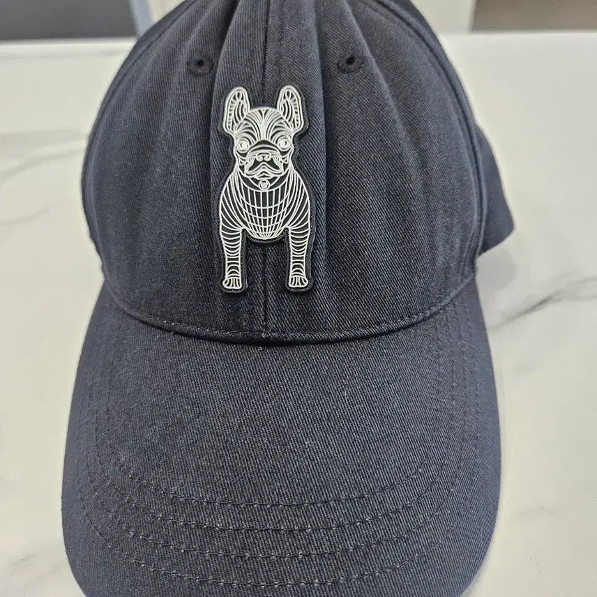 [BUNJANG] Life Work Black Embroidered Dog Ball Cap / 라이프워크블랙 강아지 자수 볼캡 모자