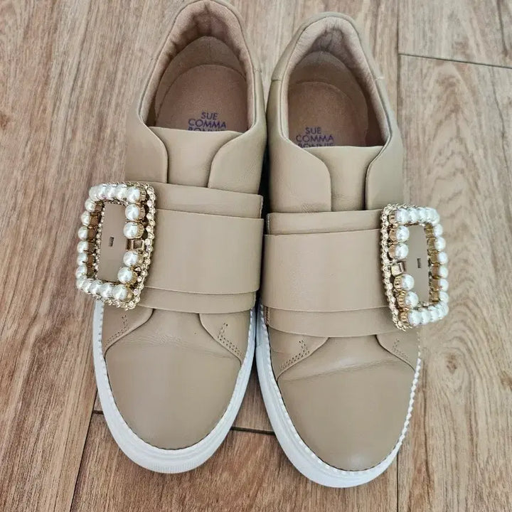 [BUNJANG] SUECOMMA BONNIE Cubic Embellished Sneakers (Size 240) / 슈콤마보니 스니커즈 370